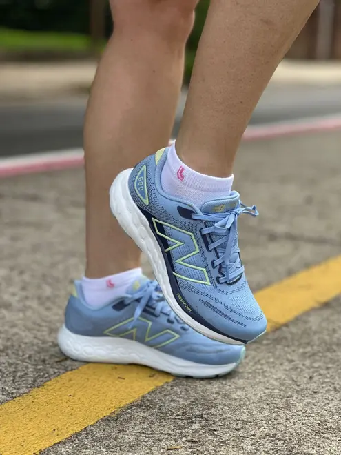 TÊNIS W680V8 NEW BALANCE AZUL CLARO