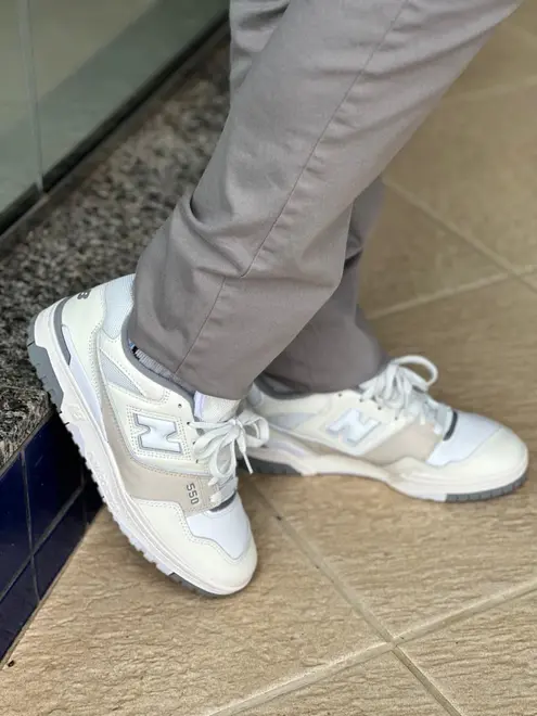 TÊNIS 1325014 NEW BALANCE 550 BRANCO/BEGE